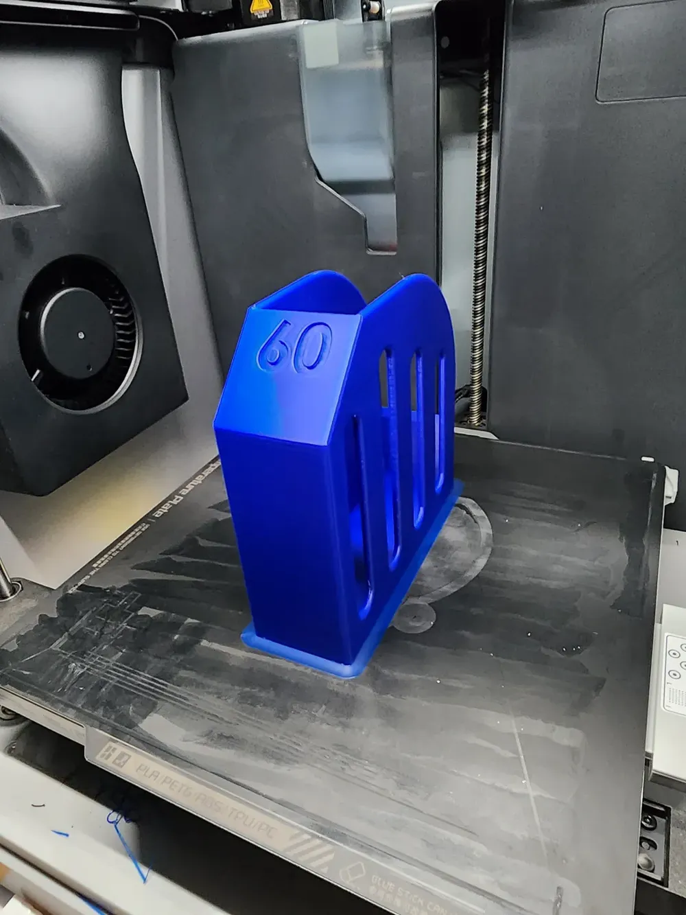 Stackable sanding disc organisers with grit labels